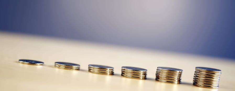 Many towers of money - progressive increase