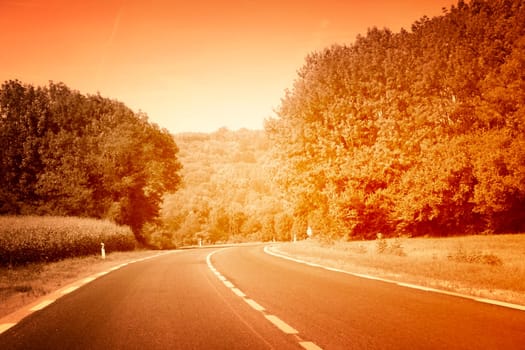 Picture of a empty highway.