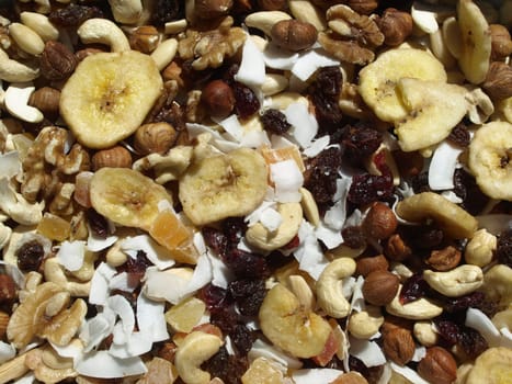 Nut-dry fruit mixture
