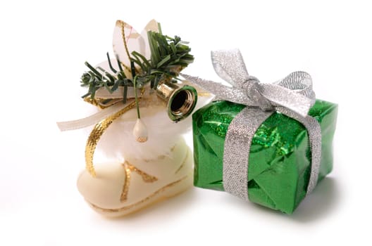 Green gift box with a bow