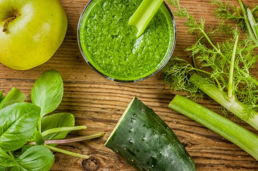 Green smoothie with fresh ingredients