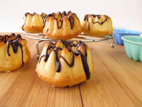 Mini Gugelhupf with Carob Glaze