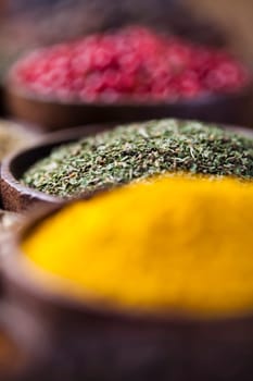 Curry, Wooden bowl spice