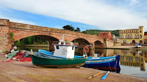 Bosa is situated on the mouth of the river Temo, the only town in Sardinia built on the estuary of a river navigable.
