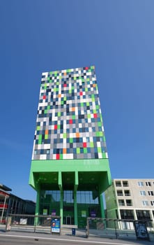 Casa Confetti is the name of one of the more colorful buildings on the campus of Utrecht De Uithof. In the tower are 377 student apartments.
