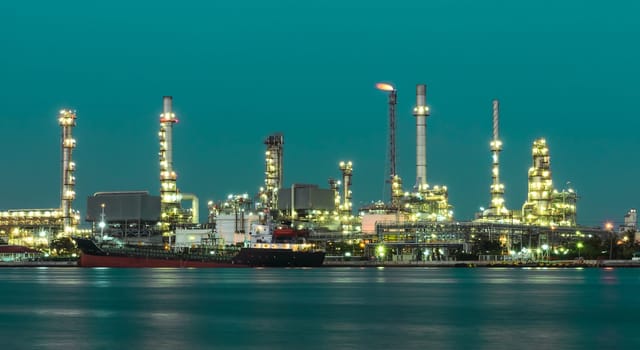 Oil refinery plant