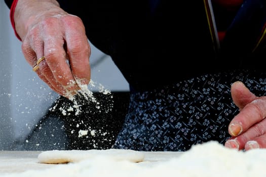 The Carasau is a typical Sardinian bread, spread all over the island is known as the Italian Music of paper.