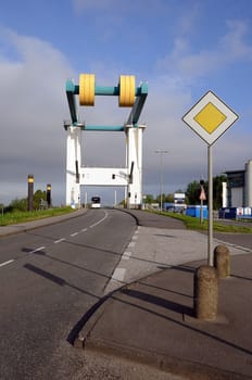 Folding bridge