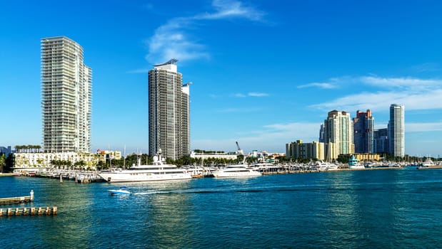 Miami south beach, view from port entry channel, Floride, USA.