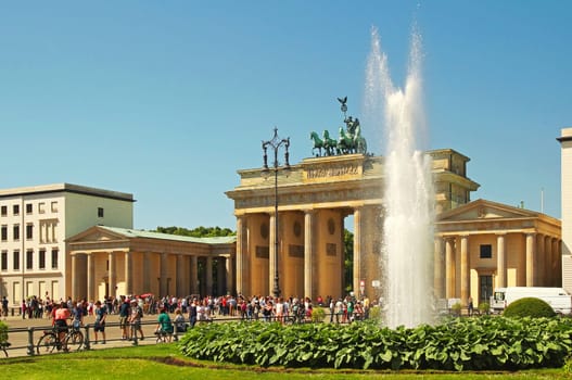 Brandenburger Tor Deutschland Berlin / Brandenburg Gate Germany Berlin
