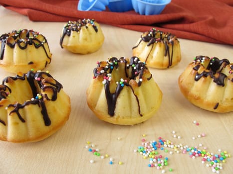 Mini Gugelhupf with Carob Glaze and Sugar Beads