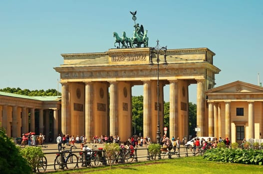 Brandenburger Tor Deutschland Berlin / Brandenburg Gate Germany Berlin