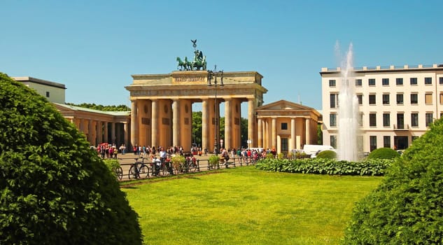 Brandenburger Tor Deutschland Berlin / Brandenburg Gate Germany Berlin