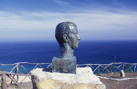 Europe,Atlantic Ocean,Portugal,Island,Madeira,Porto Santo,Sea,Landscape,Viewpoint,Miradouro,Ponta da Calheta,Monument,Bueste,. A monument on the lookout point at the Ponta de Calheta on the island of Porto Santo of the neighbouring island of Madeira in the Atlantic Ocean,Portugal,(Urs Flueeler)