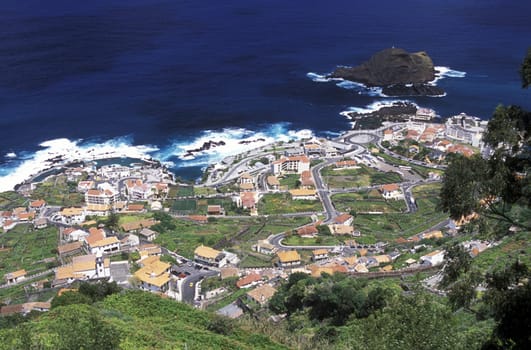 Europe,Atlantic Ocean,Portugal,Island,Madeira,Porto Moniz,Sea,Landscape,Pool,Pool,Coast,. A sunset on the coast near the village of Porto Moniz in the north island of Madeira in the Atlantic Ocean,Portugal,(Urs Flueeler)