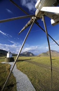 Windmuehlen im osten der Portugiesischen Insel Porto Santo bei Madeira im Atlantischen Ozean