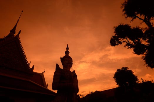 Der Wat Arun Tempel in der Stadt Bangkok in Thailand in Suedostasien.