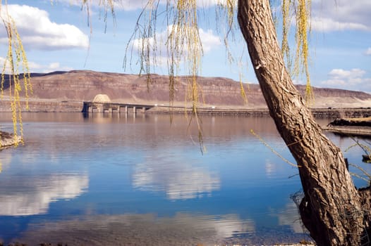 I-90 crosses the mighty Columbia River on a beautiful day near Vantage, WA.