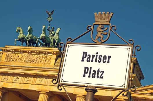 Brandenburger Tor Deutschland Berlin / Brandenburg Gate Germany Berlin