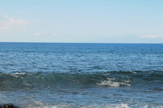 Very Strong Wave in the Blue Atlantic Ocean