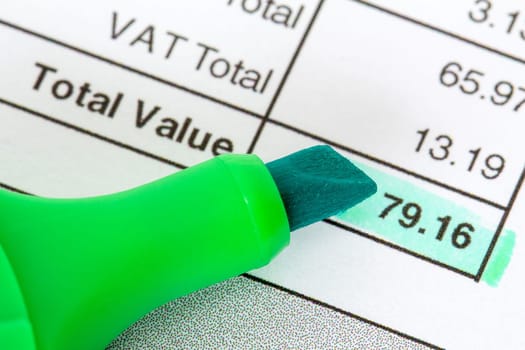 Invoice with balance due, marked in green