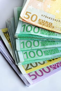 Many euro notes