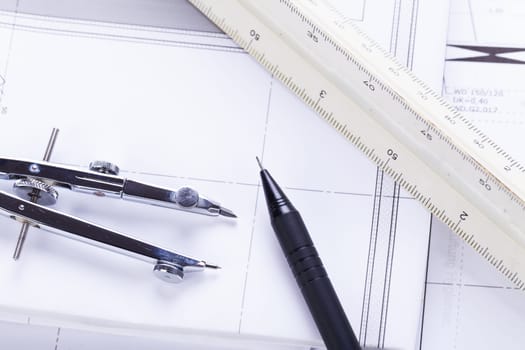 Architectural blueprints and working materials for architects for surveying in the Böro on a scherib tisch