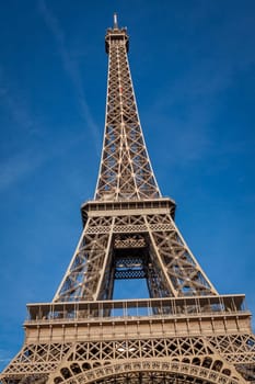 eiffeltower in paris landmark in front of blue sky in spring architecture view