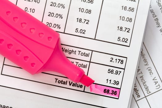 Invoice with balance due, marked in red