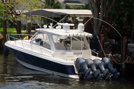 motorboat,outboard,motor,four,blue,white,house,boat,speedboat,speedboat,pier,anchor,harbor,yacht,small,pier,Fort Lauderdale,Florida,white,promenade,shore,canal,river,quay,luxury,cruise,excursion,home,home,private