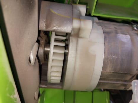 Motor mechanism in a the body of an electric cultivator