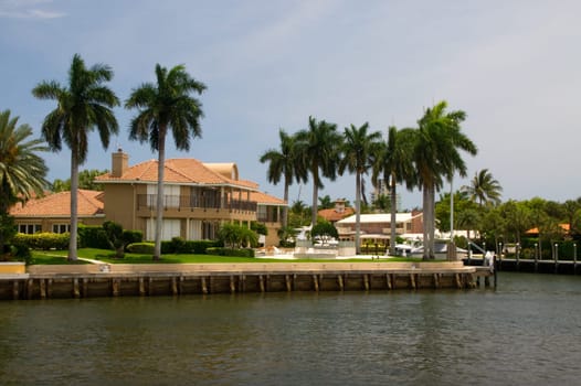 property,house,villa,pier,river,rich,wealth,luxury,Fort Lauderdale,canal,residential area,residential,community,yacht,ship,pier,anchor,Florida,promenade,shore,stay,quay,home,home,home,private