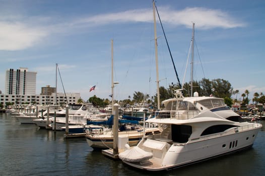 marina,port,yachts,ships,pier,quay,mooring,parking,many,large,ship,Fort Lauderdale,Florida,USA,America,berth