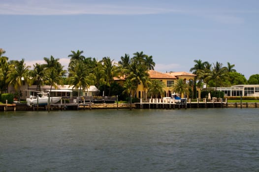 property,house,villa,pier,river,rich,wealth,luxury,Fort Lauderdale,canal,residential area,residential,community,yacht,ship,pier,anchor,Florida,promenade,shore,stay,quay,home,home,home,private