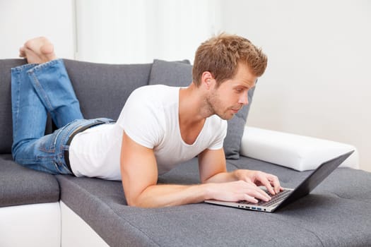Doing the online shopping from the confort of your home