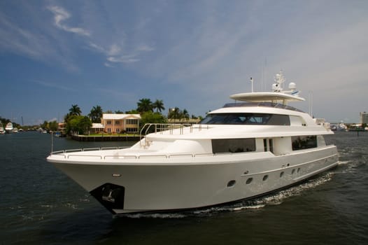 yachts,close up,zoom,port,pier,park,mooring,mooring,dock,florida,America,wealth,splash,ships,luxury,rich,details