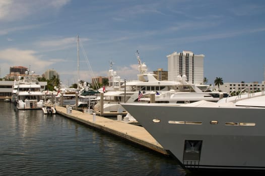 marina,port,yachts,ships,pier,quay,mooring,parking,many,large,ship,Fort Lauderdale,Florida,USA,America,berth
