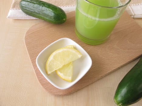 Cucumber juice with lemon