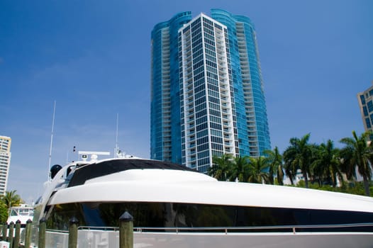 yachts,close up,zoom,port,pier,park,mooring,mooring,dock,florida,America,wealth,splash,ships,luxury,rich,details