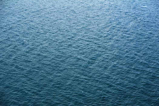 undulating water surface (Atlantic)