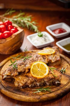 BBQ spare ribs with orange and dips