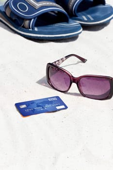Easy and safe cashless on holiday