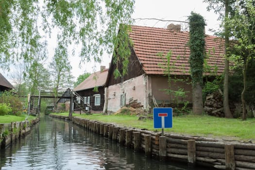 Entrance to a Spreewald canal with dead end signs
