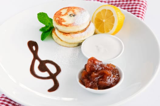 Pancake with curd cheese and fresh strawberries