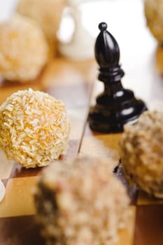 Cake on chess deck wish chess figure
