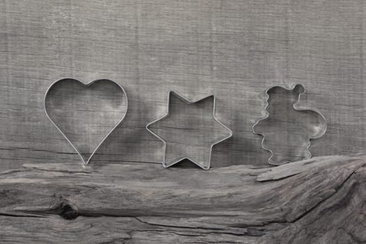 Gingerbread cutters on trunk for christmas - for a greeting card