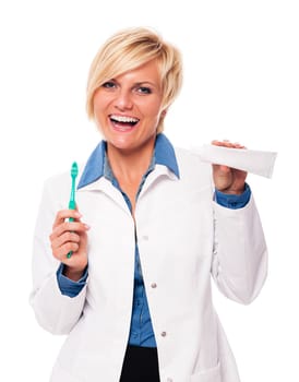 Dentist recommends brushing teeth everyday