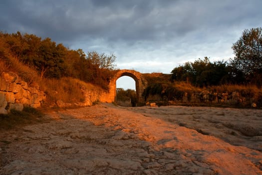 Entrance into ancient city (Crimea, Çufut Qale)