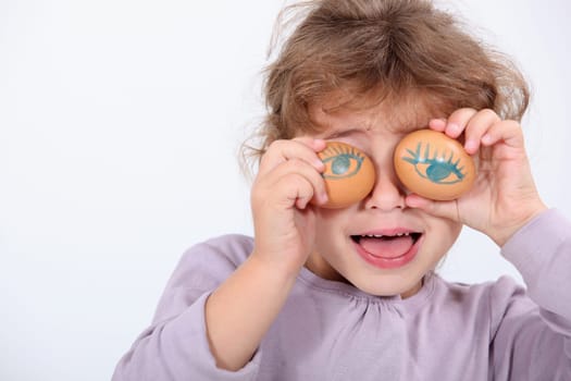 Girl will pebble eyes