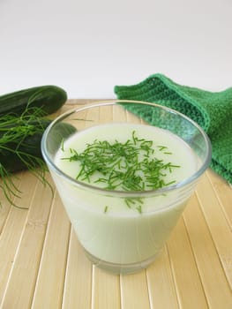 Cucumber lassi with dill